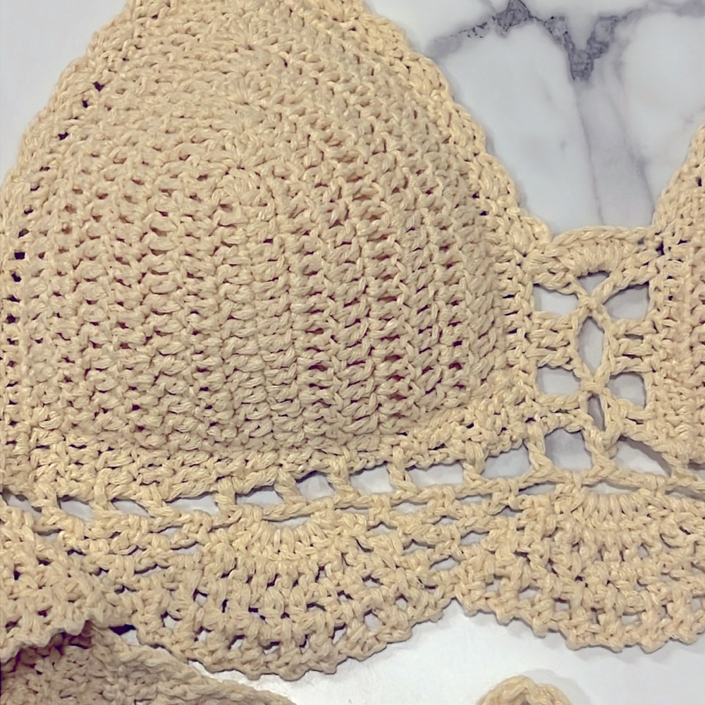 Crocheted Halter Top - Picture 3 of 4